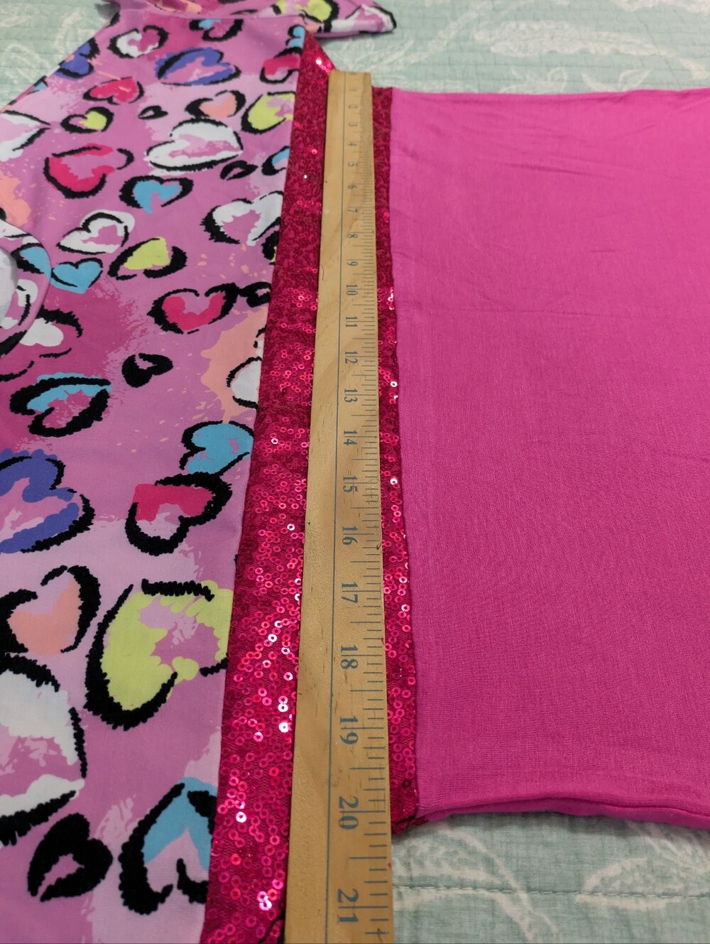 Southern Stitch Hearts & Sequin Pink Shirt. Size S - Picture 5 of 13
